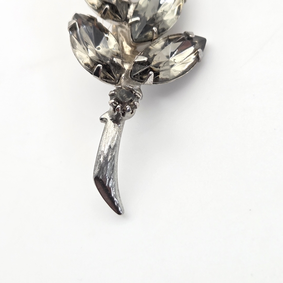 1940s Vintage Rhinestone Broach. - Picture 11 of 14